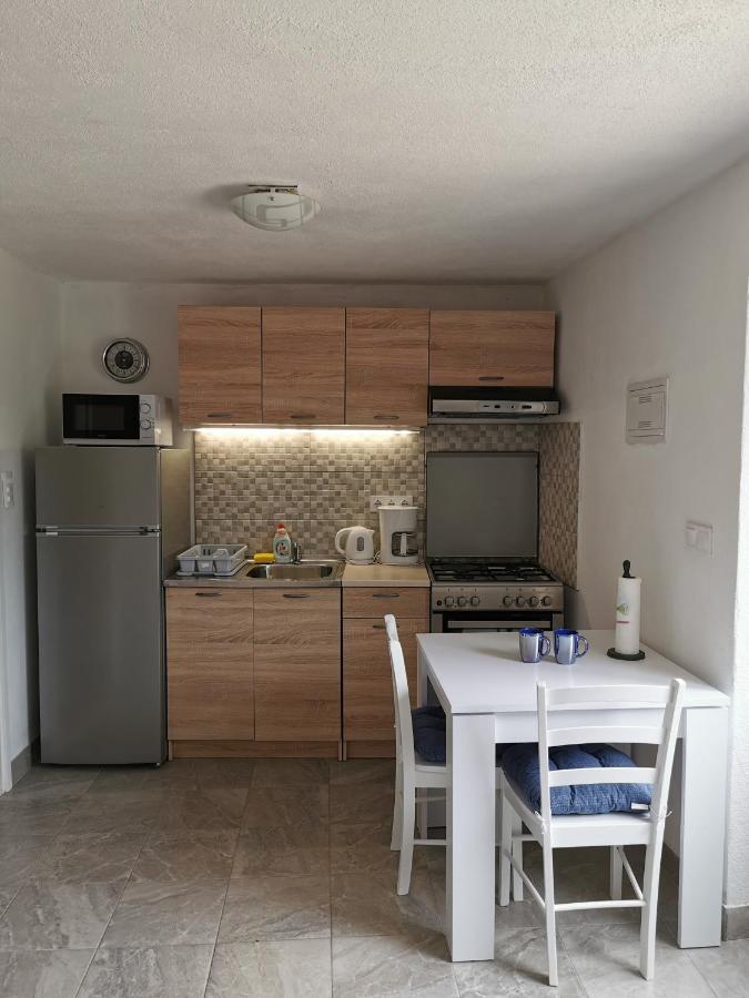 Studio Apartment Mileta Pitve Экстерьер фото