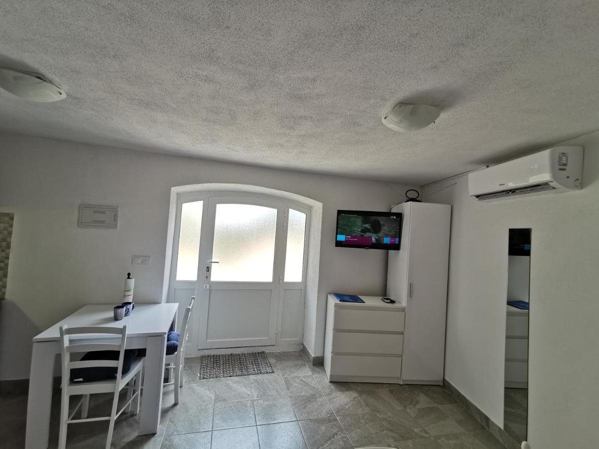 Studio Apartment Mileta Pitve Экстерьер фото