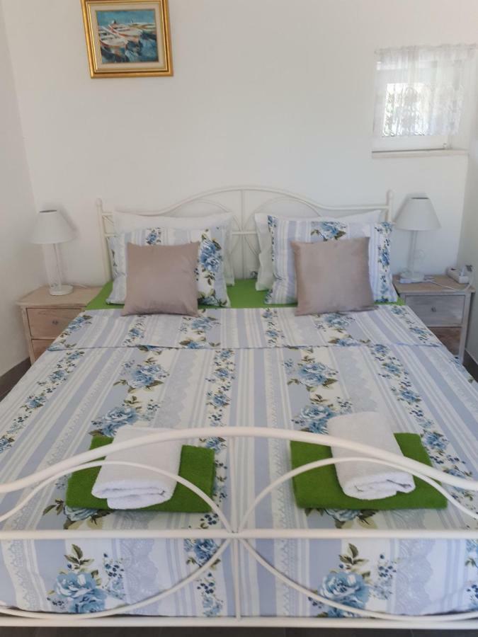 Studio Apartment Mileta Pitve Экстерьер фото
